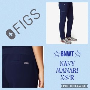 FIGS Navy Manari (XS)